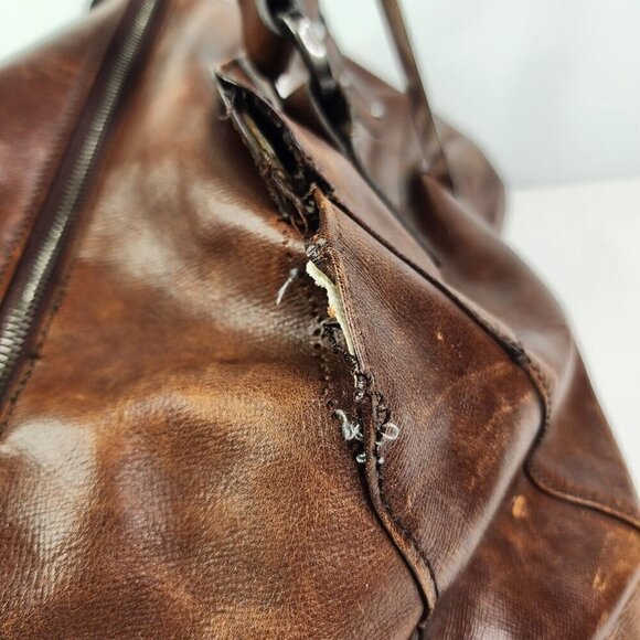 VTG Fossil Brand Brown Genuine leather distressed duffel Transit Carry on Flaw - Picture 9 of 14